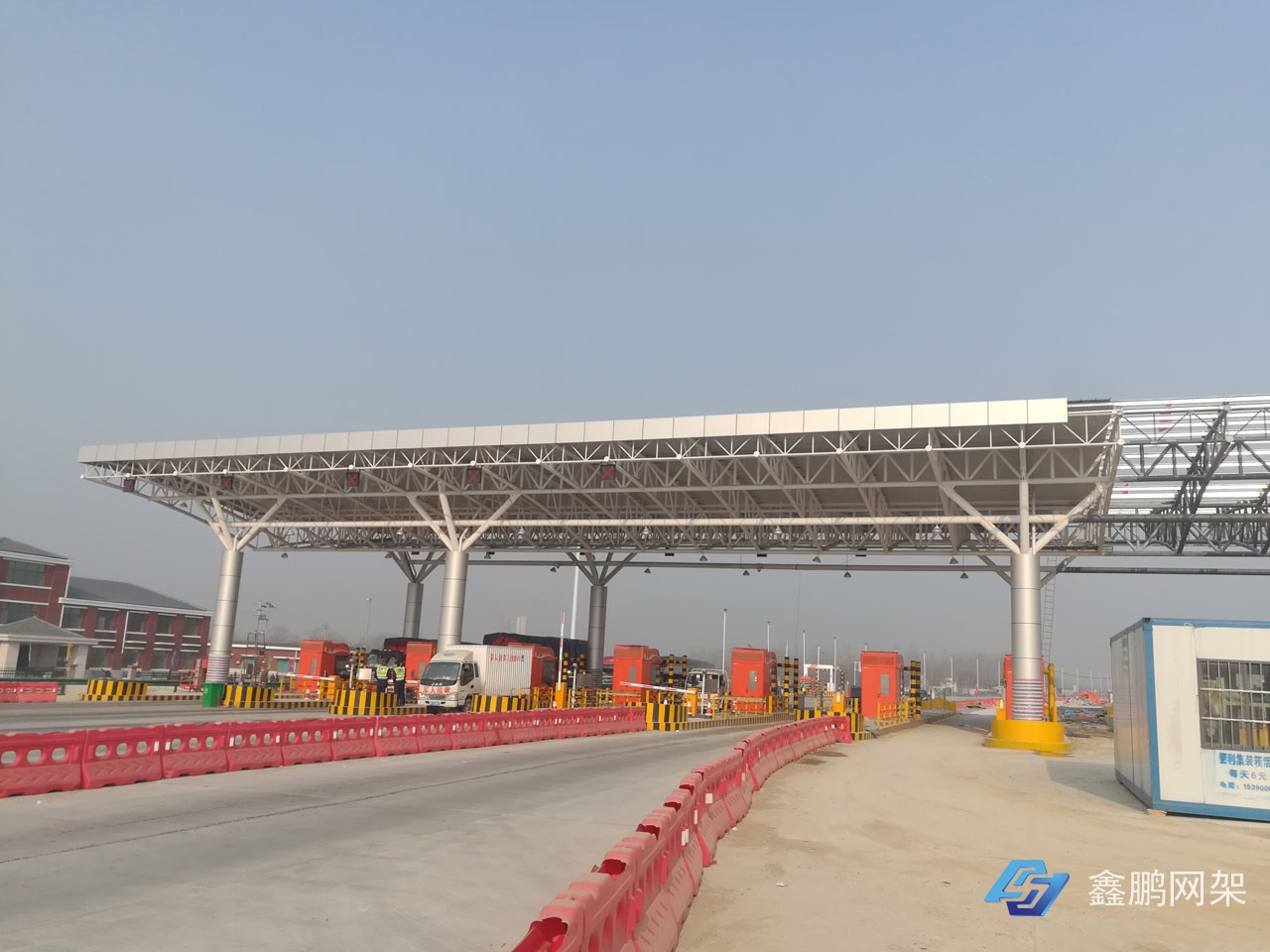 周口收費站管桁架施工現場