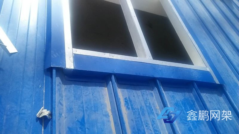 庫爾勒華山中學(xué)河北體育館屋面鋁鎂錳板