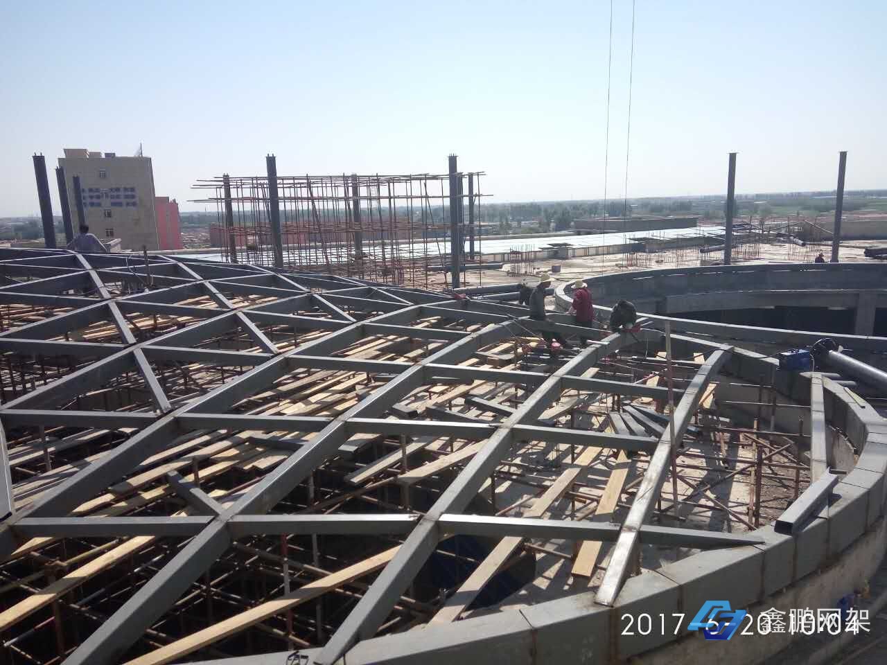 屋面管桁架焊接、安裝